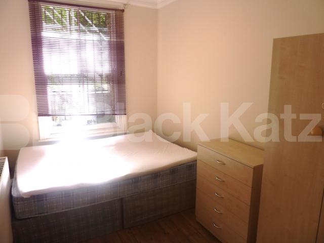 			NEW INSTRUCTION!, 3 Bedroom, 1 bath, 1 reception Flat			 Hillmarton Road, CALEDONIAN ROAD 